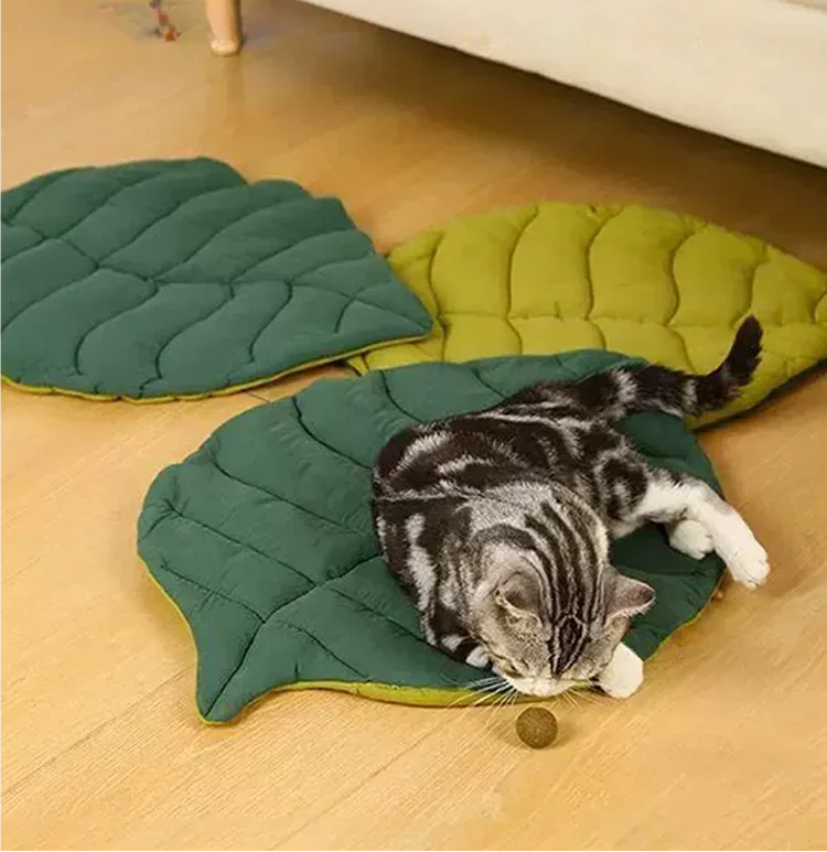 Tapis de lit en coton doux en forme de feuille